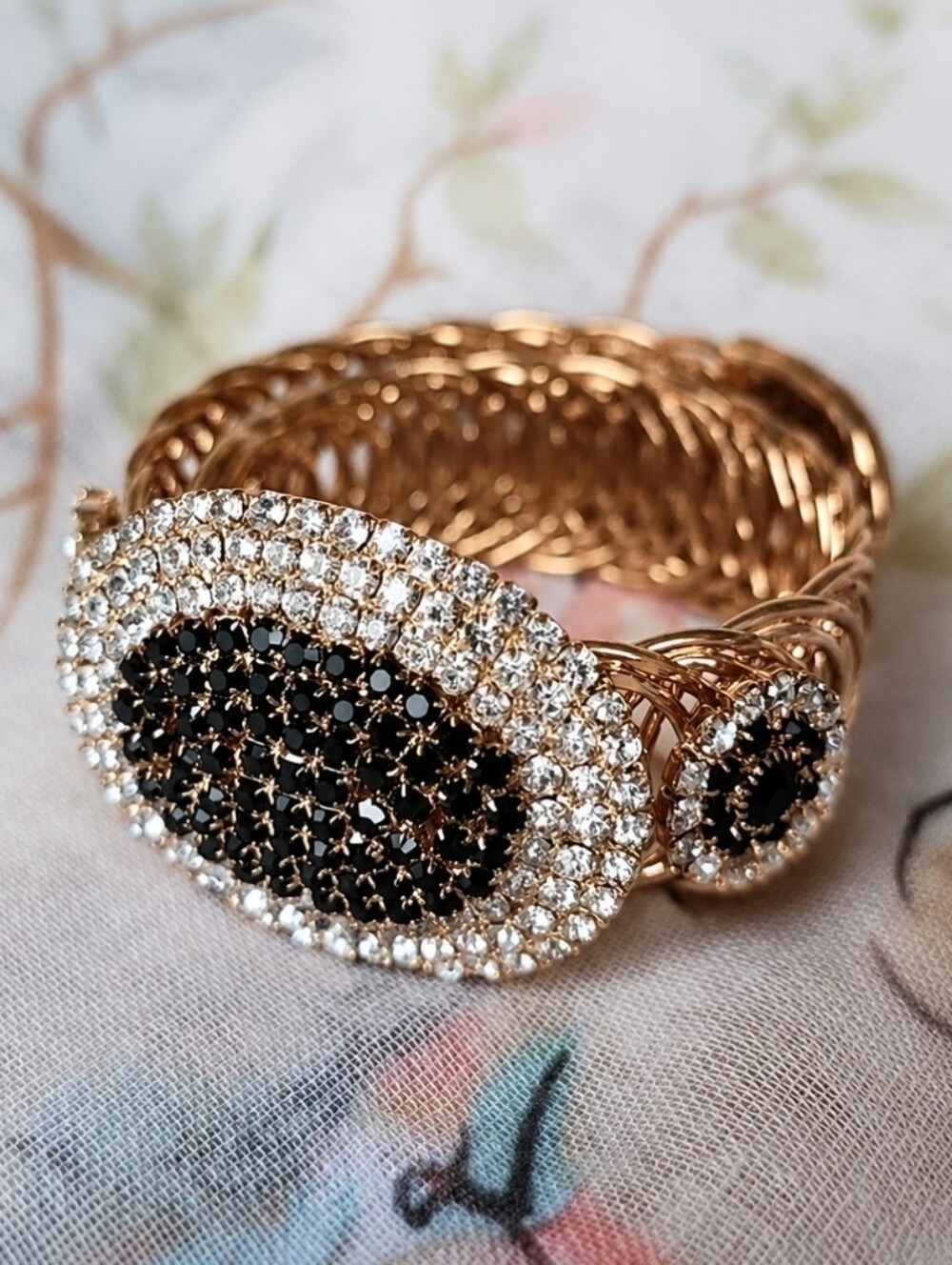 Gold Tone Spiral Circle Vintage Black Clear Faceted Crystal Prong Set Bracelet